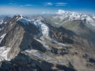 Das vergletscherte Weismiess in den Walliser Alpen